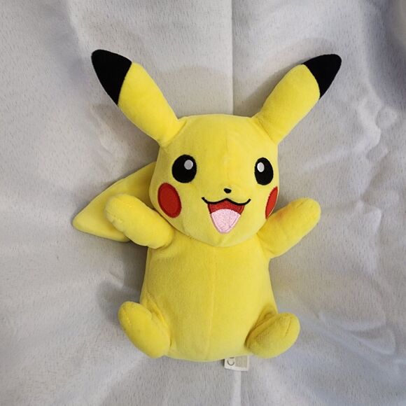 2020 Pokemon Pikachu Plush Yellow Toy 9 Inch Plush WCT Jumping Pose - Picture 1 of 10